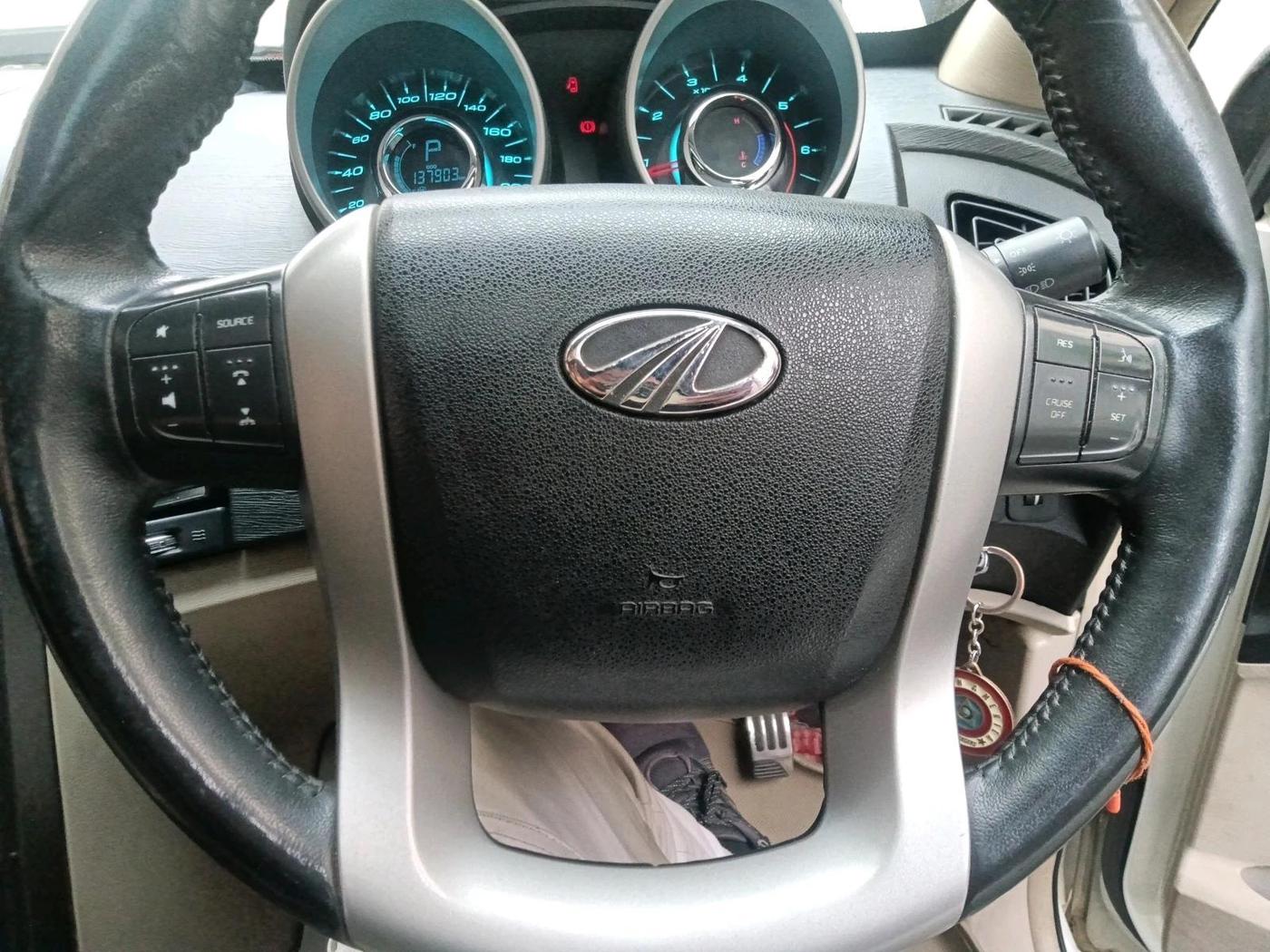 2016 Mahindra XUV500 W10 AT, Diesel, Automatic, 1,37,903 km, interior