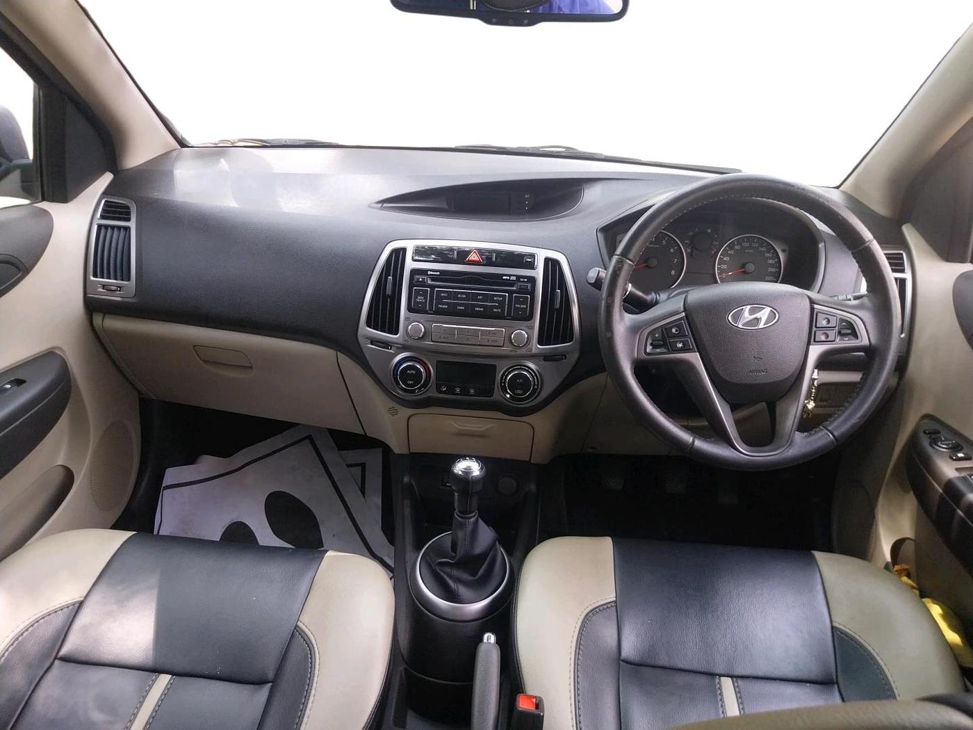 2013 Hyundai i20 SPORTZ 1.2, Petrol, Manual, 45,199 km, interior