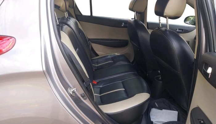 2013 Hyundai i20 SPORTZ 1.2, Petrol, Manual, 45,198 km, interior
