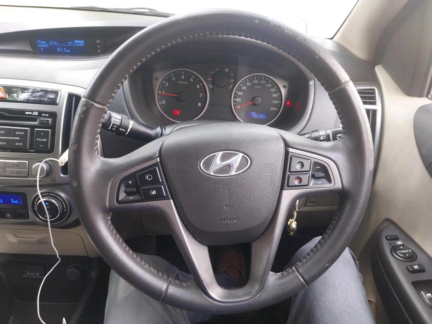 2013 Hyundai i20 SPORTZ 1.2, Petrol, Manual, 45,199 km, interior
