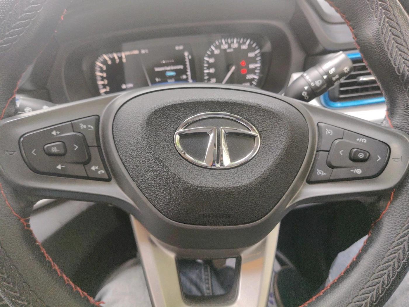 2023 Tata PUNCH CREATIVE  MT, Petrol, Manual, 27,672 km, interior