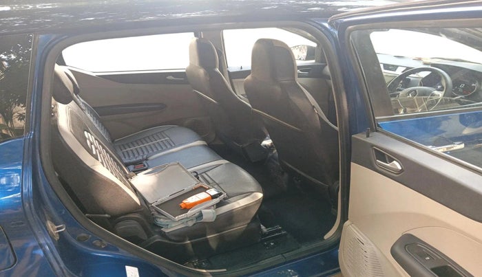 2023 Renault TRIBER RXZ, Petrol, Manual, 19,781 km, interior