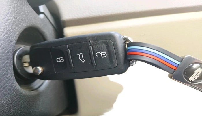 2012 Skoda Rapid ELEGANCE 1.6 TDI CR MT, Diesel, Manual, 87,338 km, interior