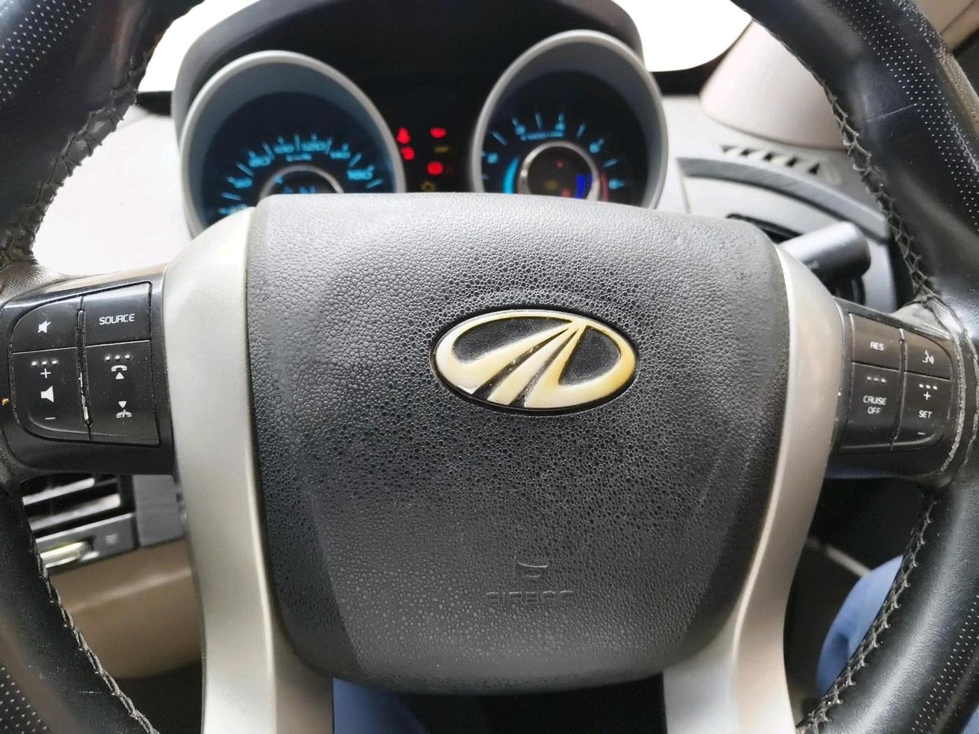 2017 Mahindra XUV500 W6 1.99, Diesel, Manual, 86,896 km, interior