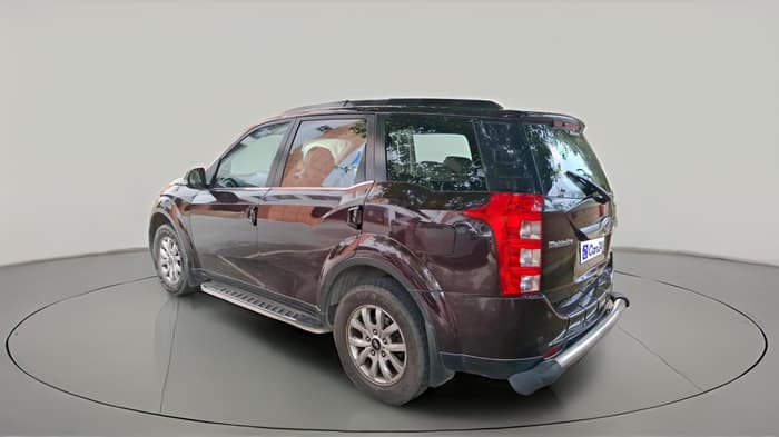 2016 Mahindra XUV500 W10 AT, Diesel, Automatic, 1,17,313 km, exterior