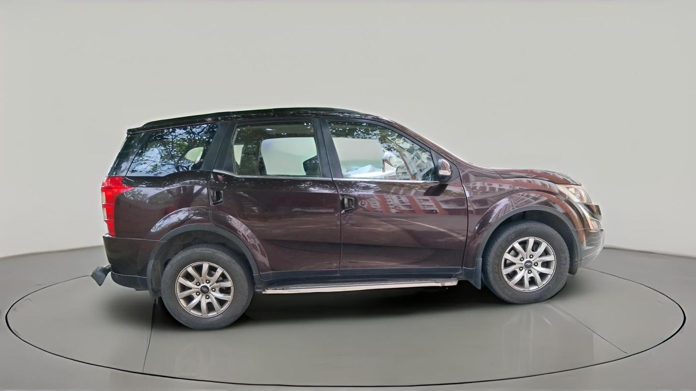 2016 Mahindra XUV500 W10 AT, Diesel, Automatic, 1,17,313 km, exterior