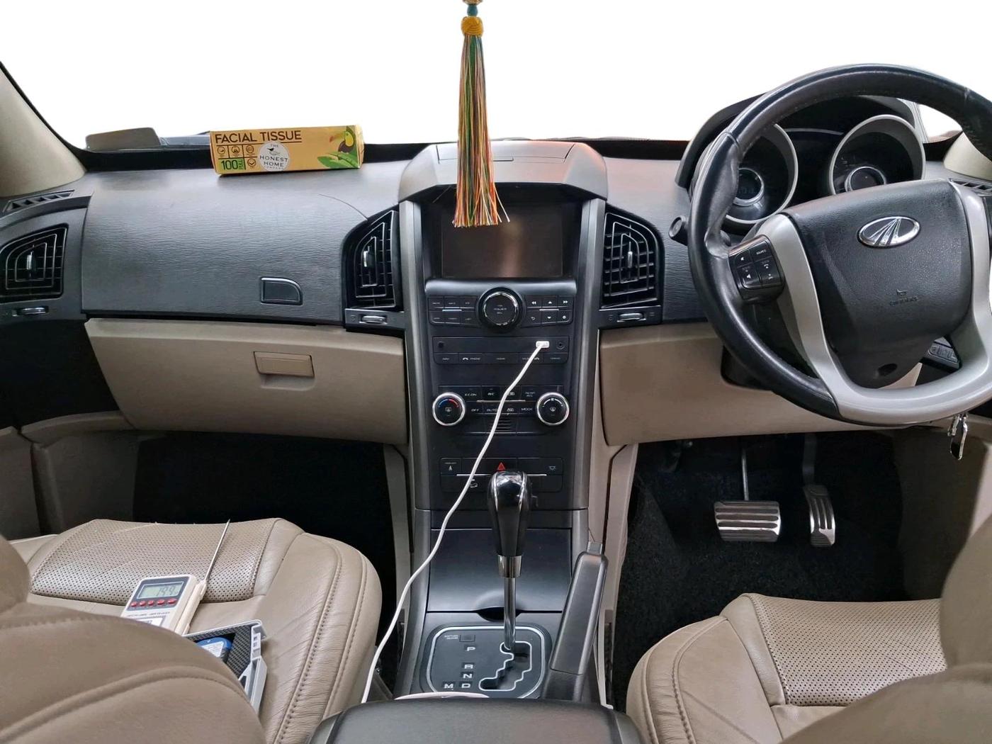 2016 Mahindra XUV500 W10 AT, Diesel, Automatic, 1,17,313 km, interior