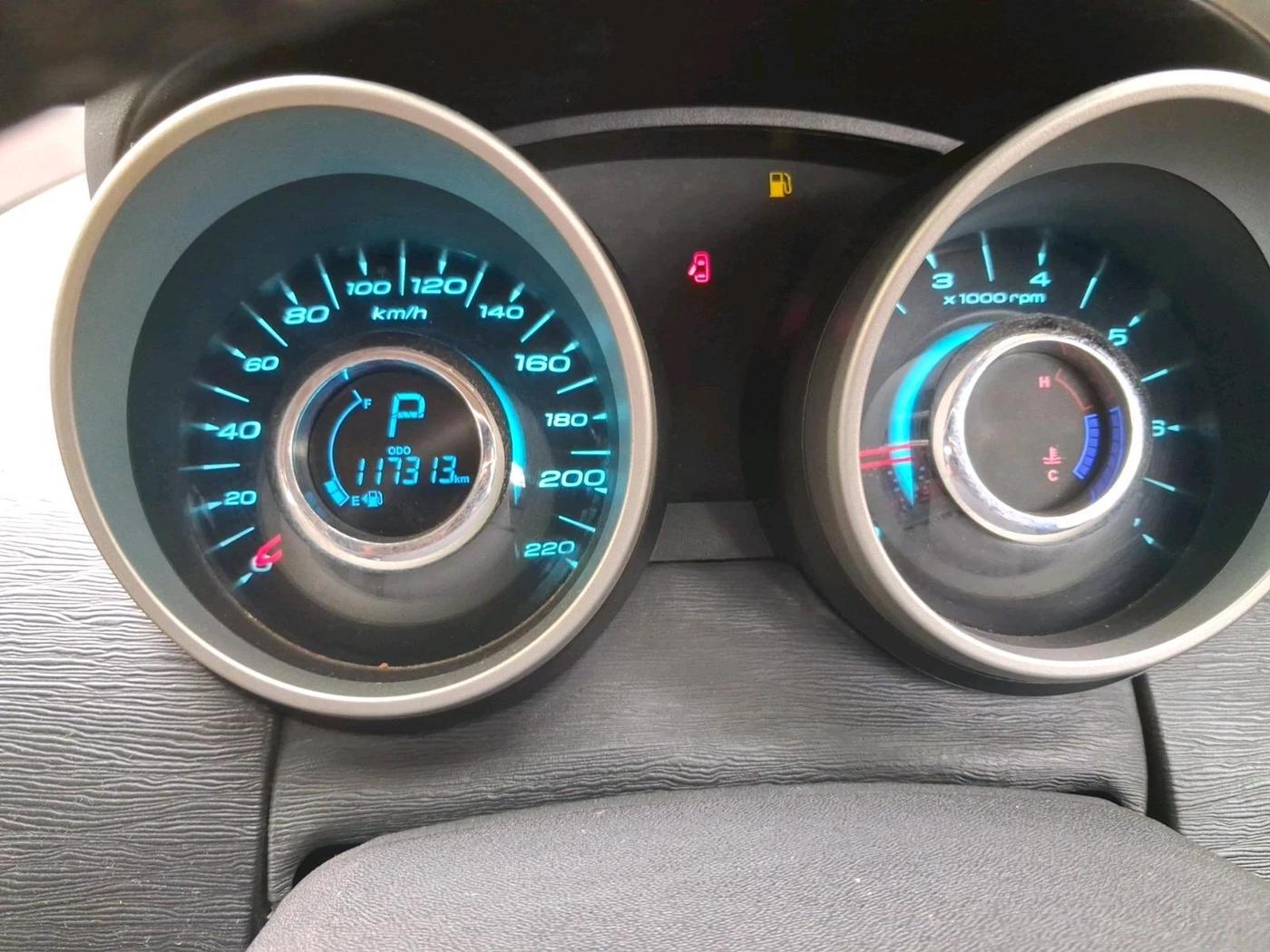2016 Mahindra XUV500 W10 AT, Diesel, Automatic, 1,17,313 km, interior