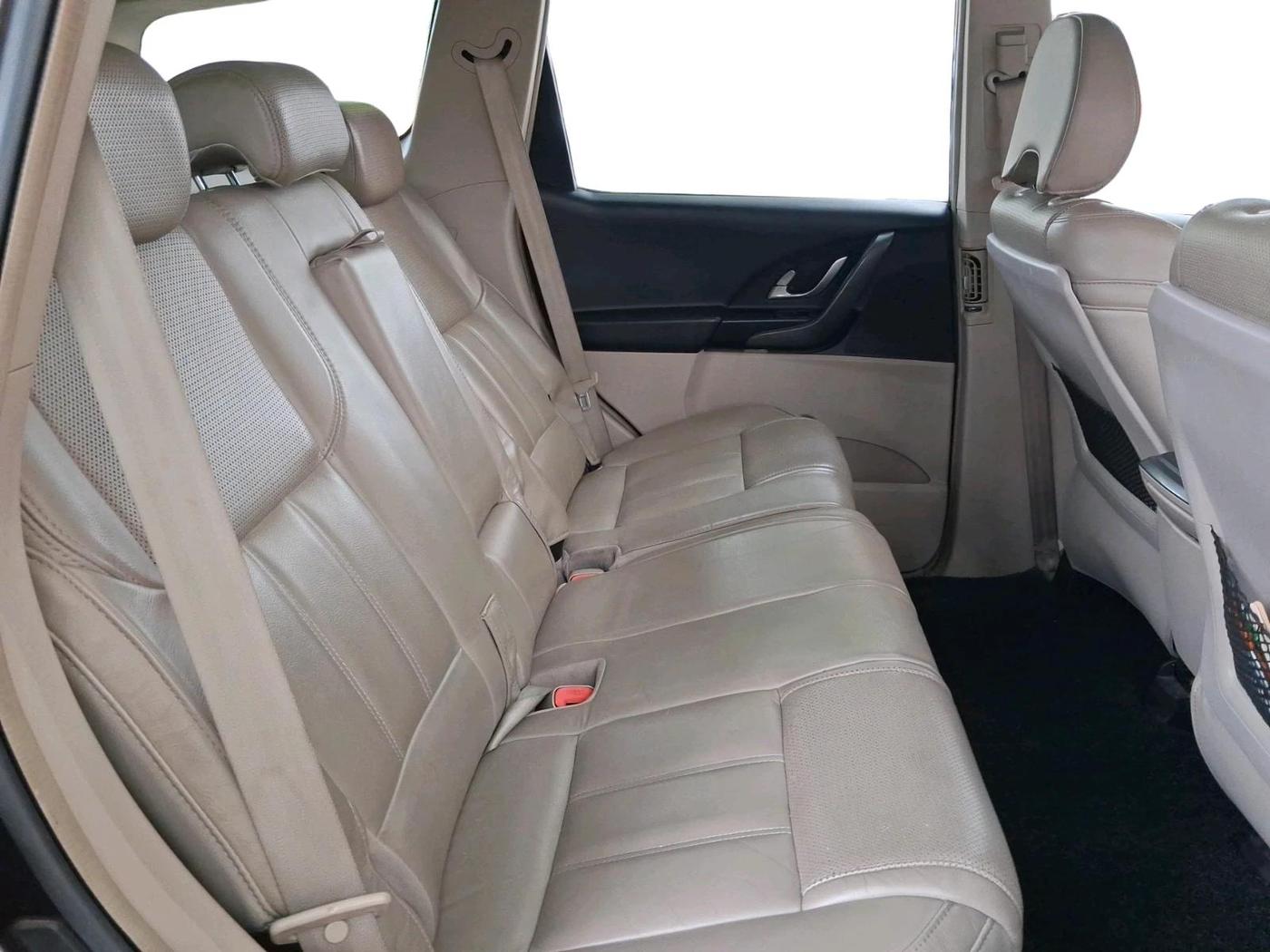 2016 Mahindra XUV500 W10 AT, Diesel, Automatic, 1,17,313 km, interior