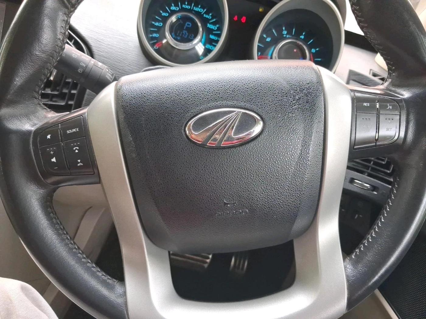 2016 Mahindra XUV500 W10 AT, Diesel, Automatic, 1,17,313 km, interior
