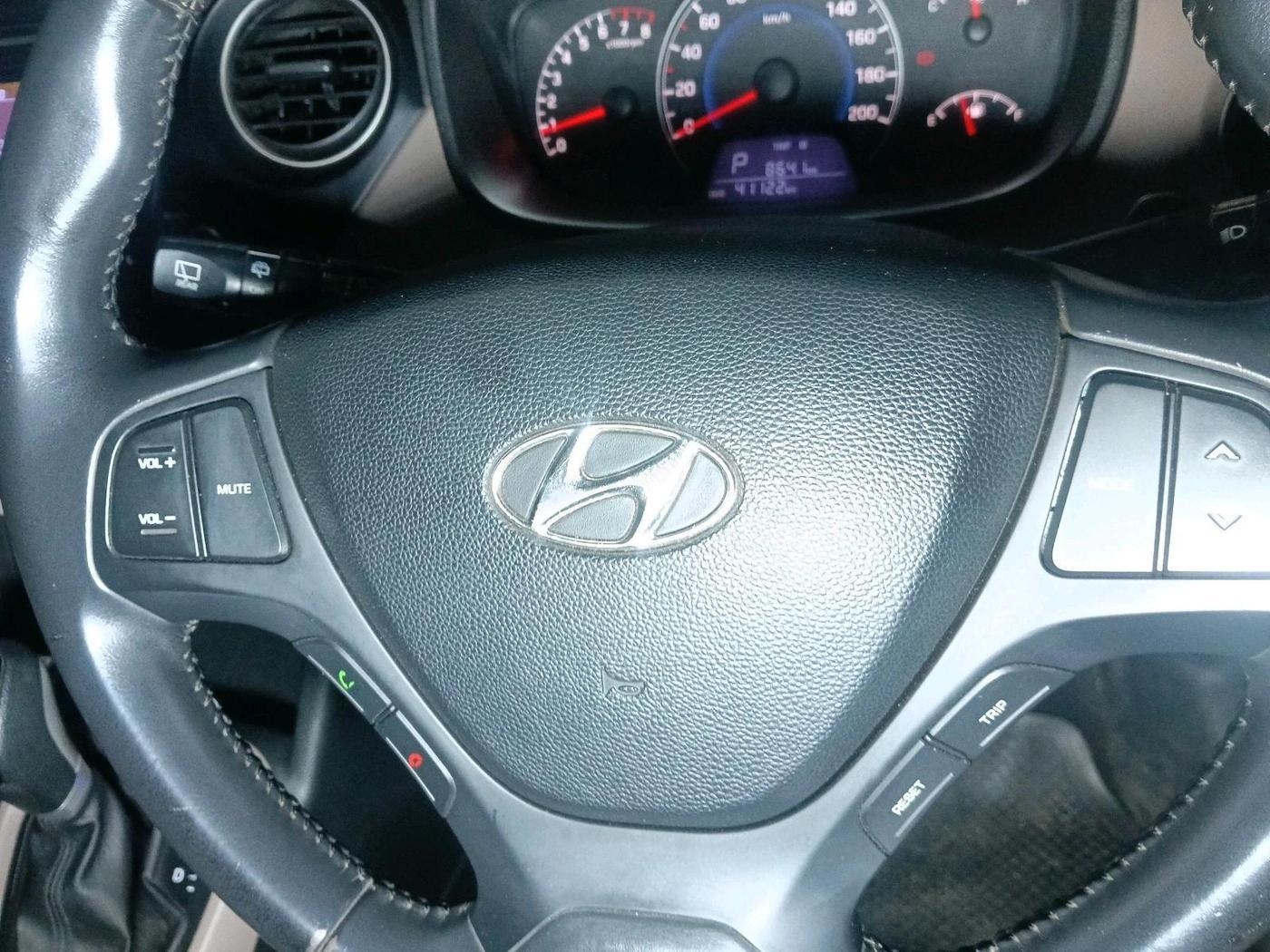 2015 Hyundai Grand i10 ASTA AT 1.2 KAPPA VTVT, Petrol, Automatic, 41,122 km, interior