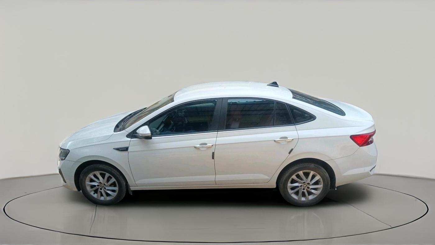 2022 Skoda SLAVIA Ambition 1.5L TSI, Petrol, Manual, 39,376 km, exterior
