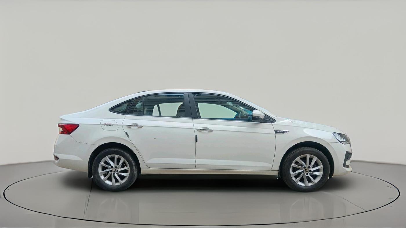 2022 Skoda SLAVIA Ambition 1.5L TSI, Petrol, Manual, 39,376 km, exterior