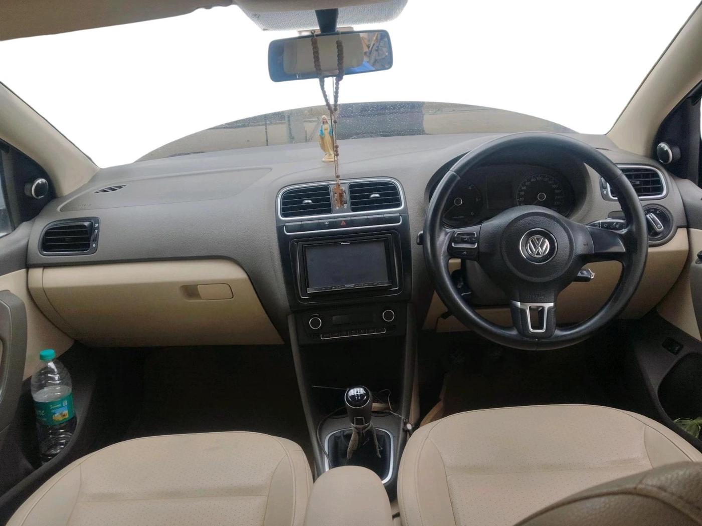 2013 Volkswagen Vento HIGHLINE DIESEL 1.6, Diesel, Manual, 2,02,912 km, interior