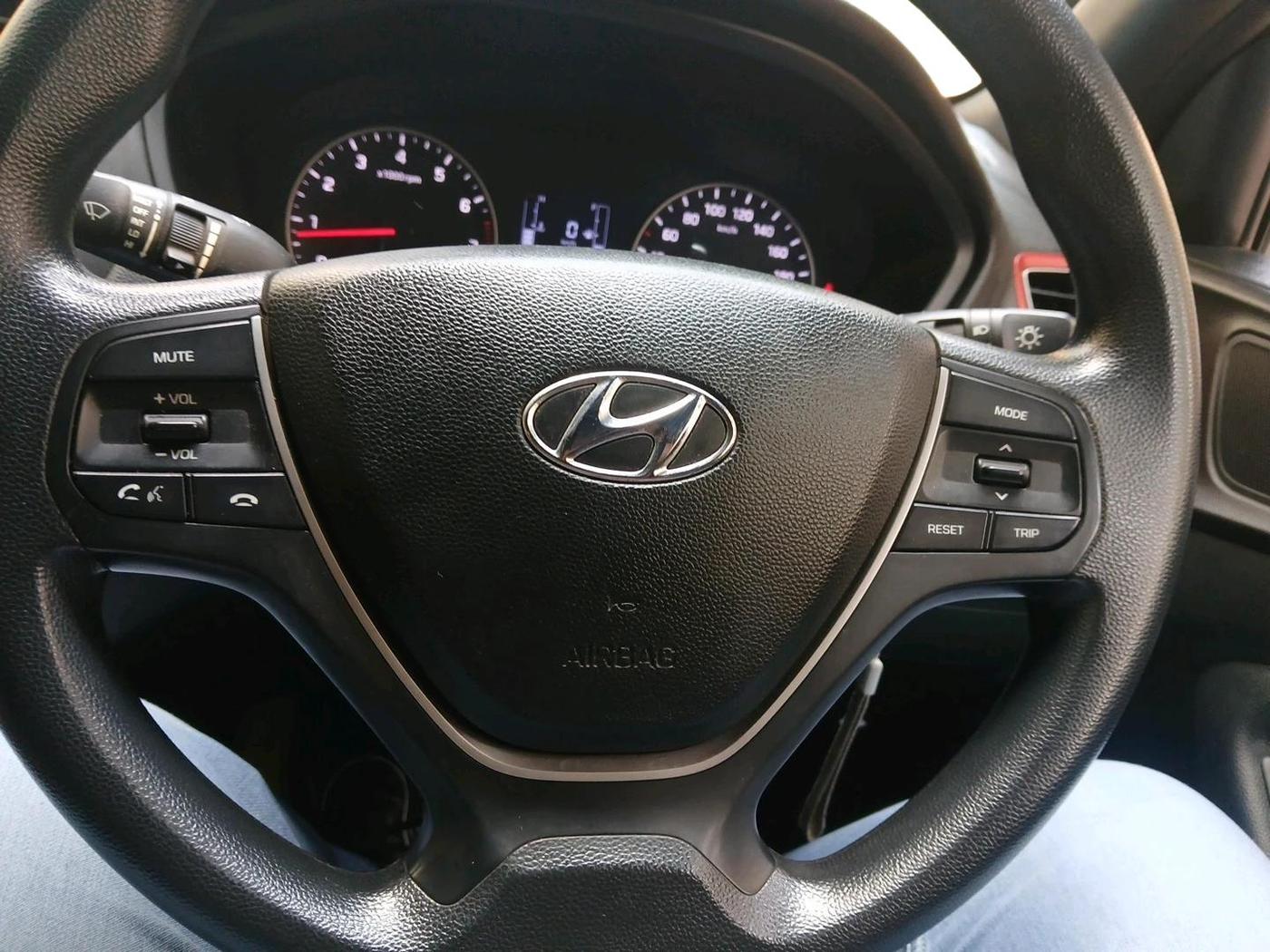 2018 Hyundai Elite i20 ASTA 1.2 DUAL TONE, Petrol, Manual, 49,179 km, interior