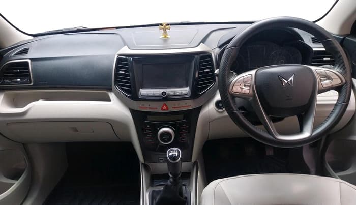 2022 Mahindra XUV300 W8(O) TURBO GDI, Petrol, Manual, 37,608 km, interior