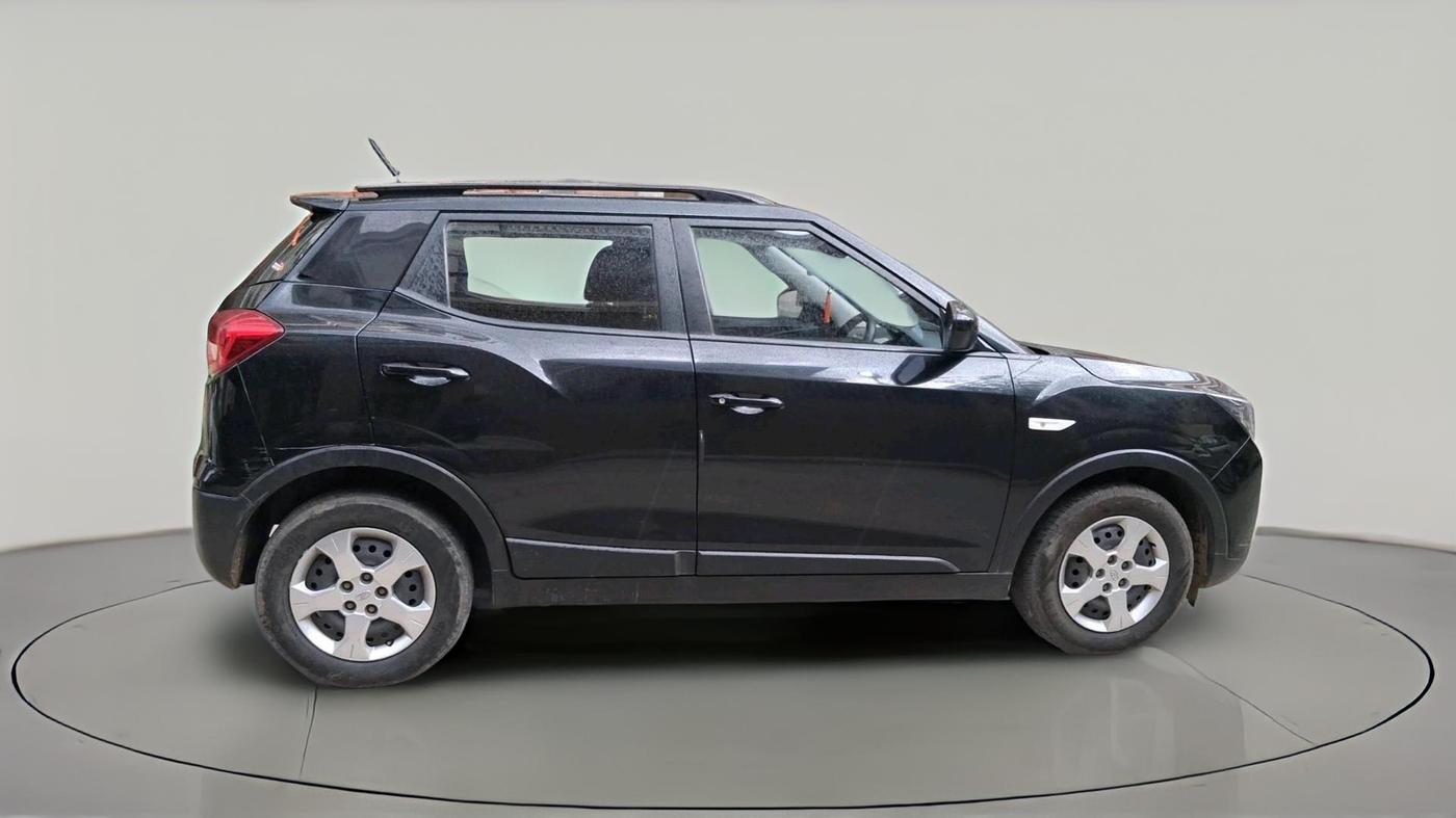 2019 Mahindra XUV300 W6 1.2 PETROL, Petrol, Manual, 86,416 km, exterior