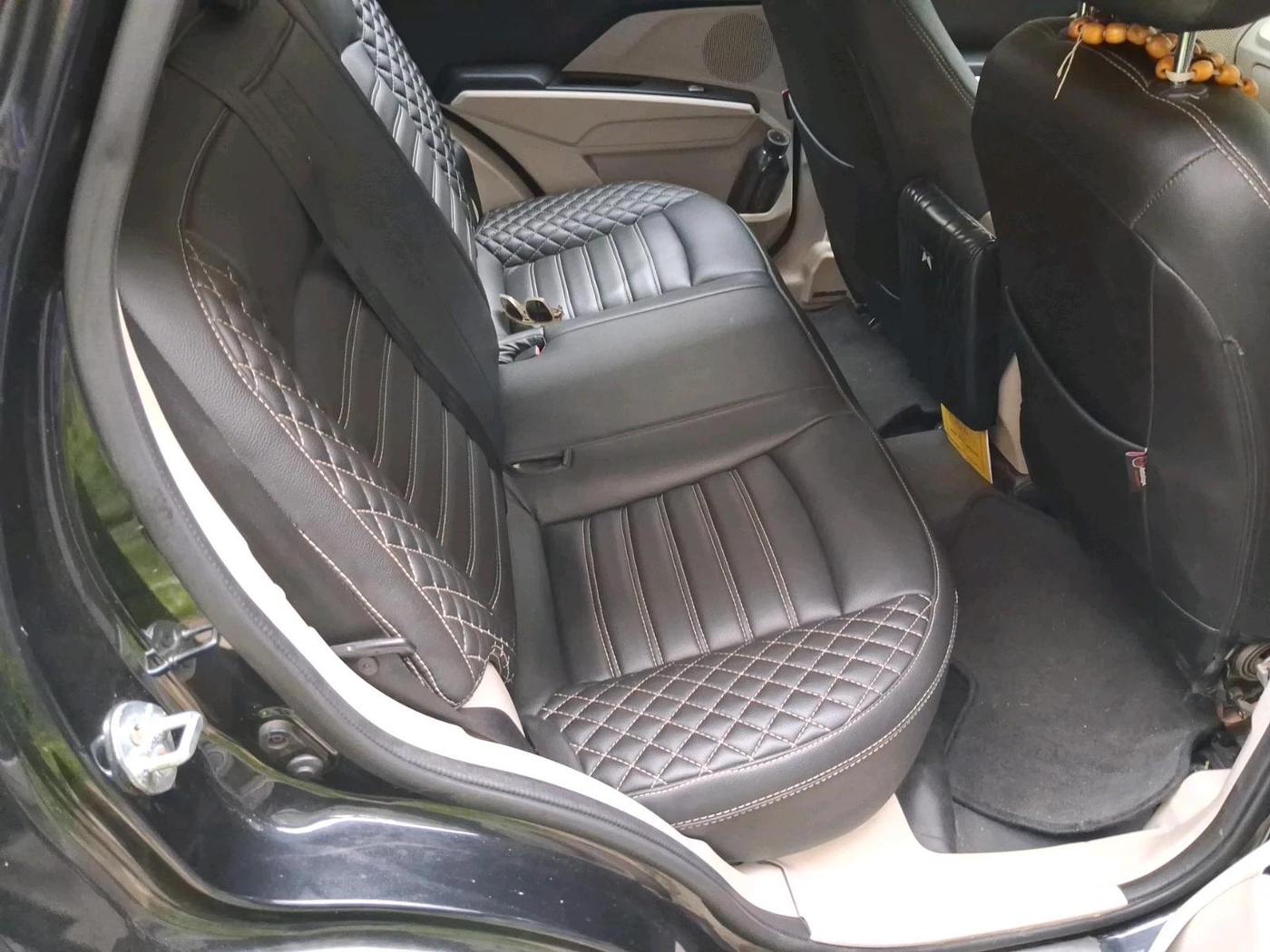 2019 Mahindra XUV300 W6 1.2 PETROL, Petrol, Manual, 86,416 km, interior