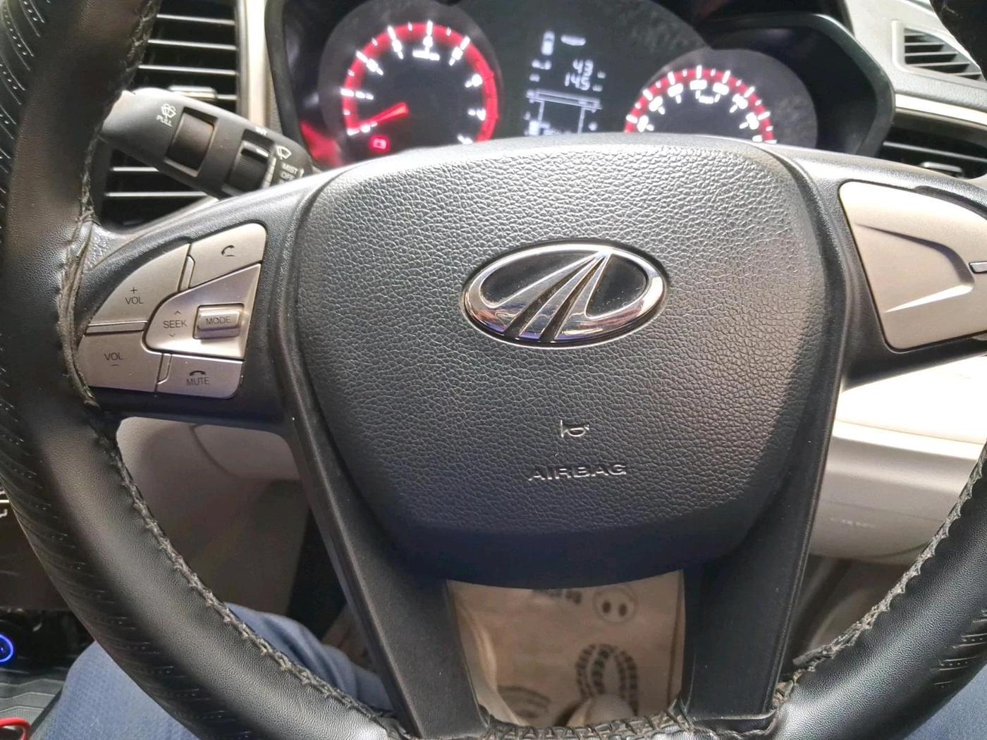 2019 Mahindra XUV300 W6 1.2 PETROL, Petrol, Manual, 86,416 km, interior