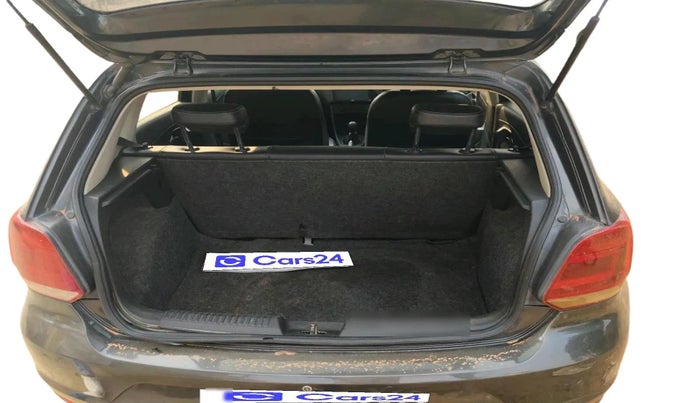 2016 Volkswagen Polo COMFORTLINE 1.2L, Petrol, Manual, 1,05,737 km, exterior