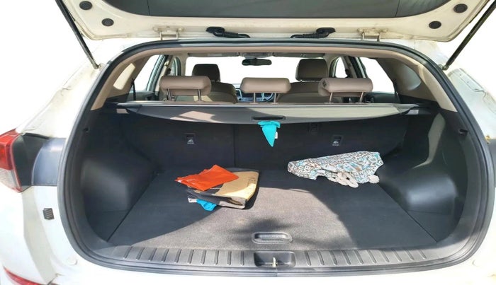 2018 Hyundai Tucson 2WD AT GL DIESEL
, Diesel, Automatic, 1,14,653 km, exterior