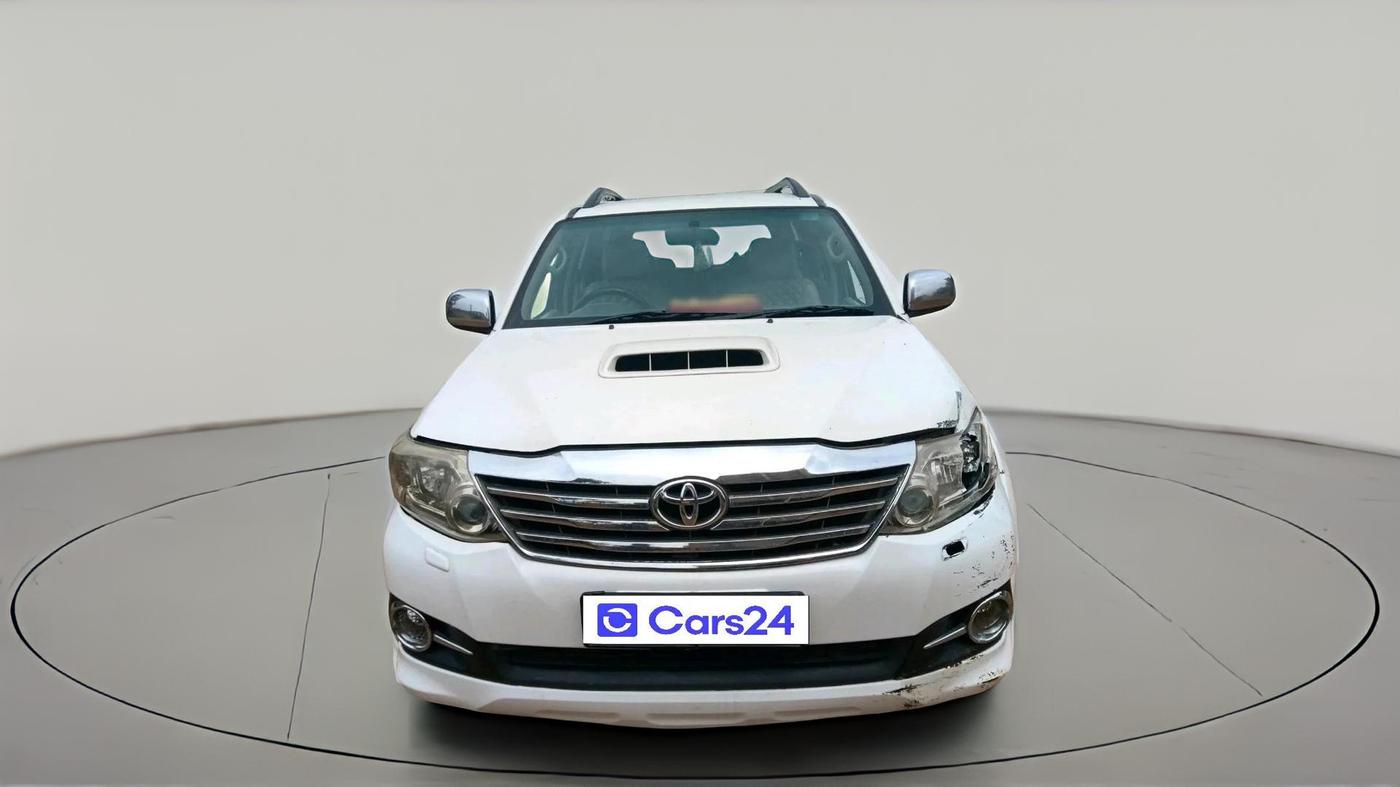 2011 Toyota Fortuner 3.0 4X4 MT, Diesel, Manual, 1,76,261 km, exterior