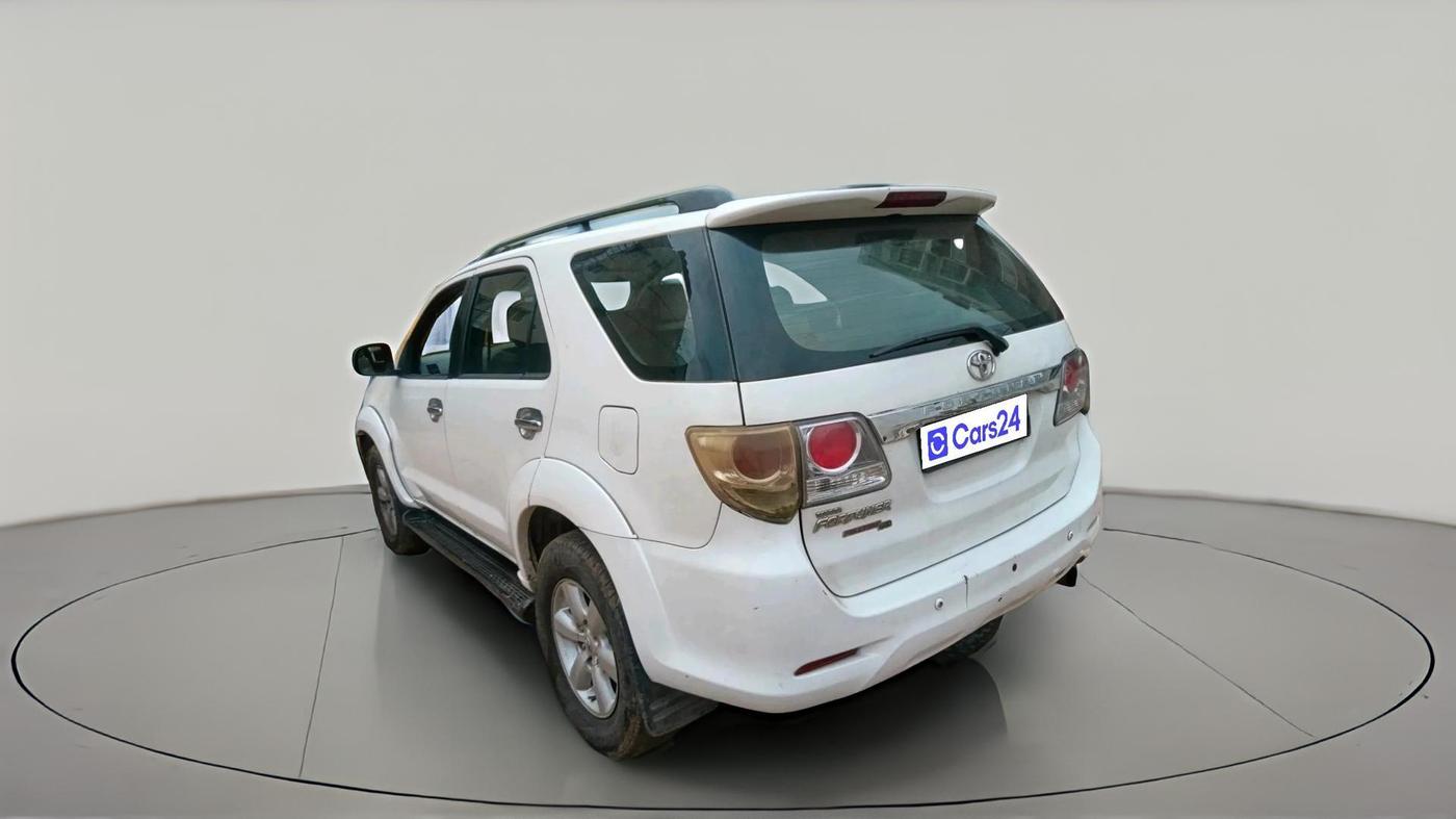 2011 Toyota Fortuner 3.0 4X4 MT, Diesel, Manual, 1,76,261 km, exterior