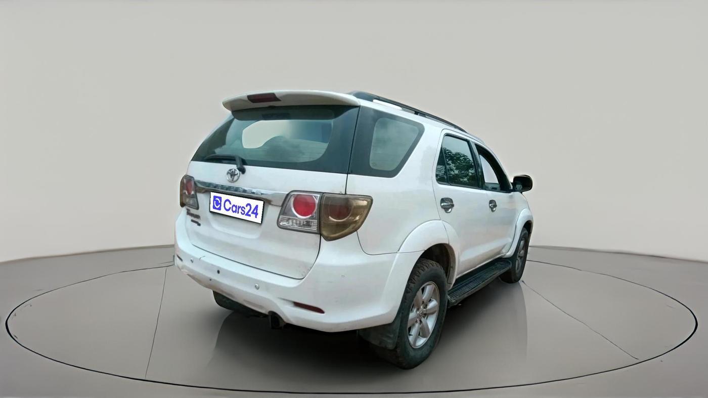 2011 Toyota Fortuner 3.0 4X4 MT, Diesel, Manual, 1,76,261 km, exterior
