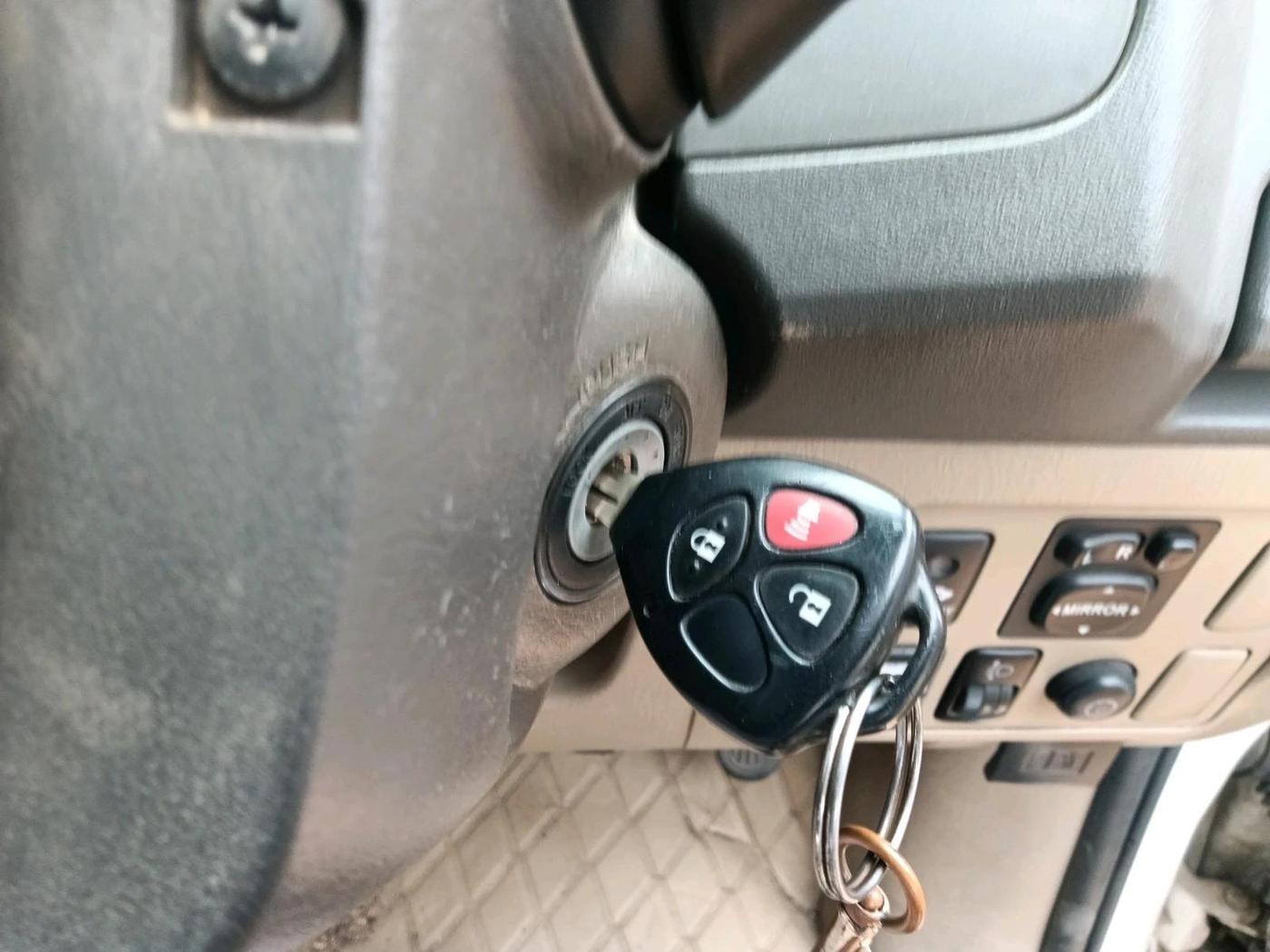 2011 Toyota Fortuner 3.0 4X4 MT, Diesel, Manual, 1,76,261 km, interior