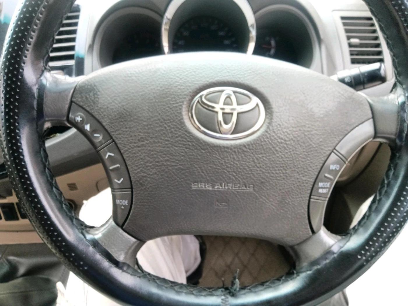 2011 Toyota Fortuner 3.0 4X4 MT, Diesel, Manual, 1,76,261 km, interior