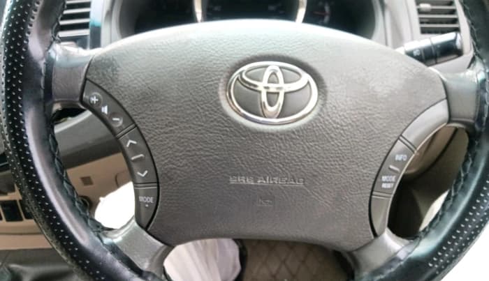 2011 Toyota Fortuner 3.0 4X4 MT, Diesel, Manual, 1,76,261 km, interior