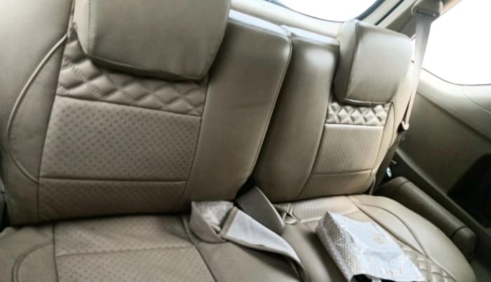 2011 Toyota Fortuner 3.0 4X4 MT, Diesel, Manual, 1,76,261 km, interior