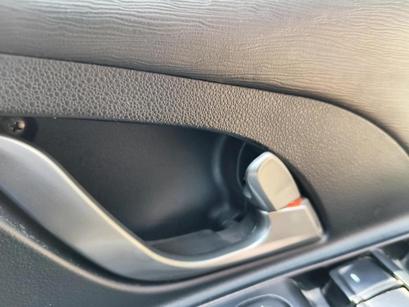 2018 Mahindra XUV500 W9, Diesel, Manual, 1,01,241 km, interior