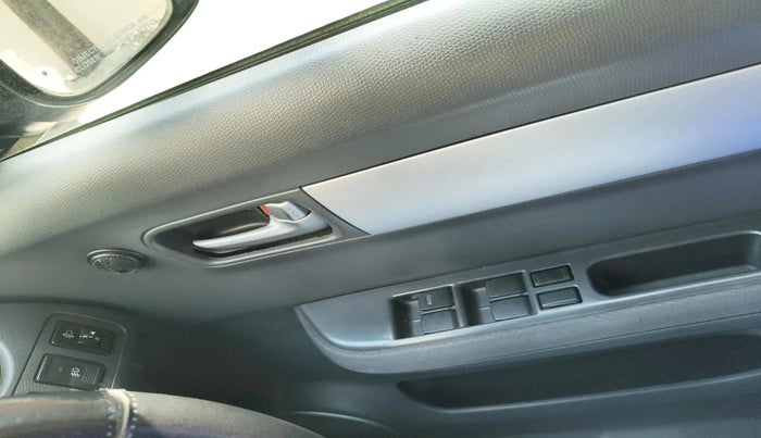 2009 Maruti Swift VDI, Diesel, Manual, 80,183 km, interior