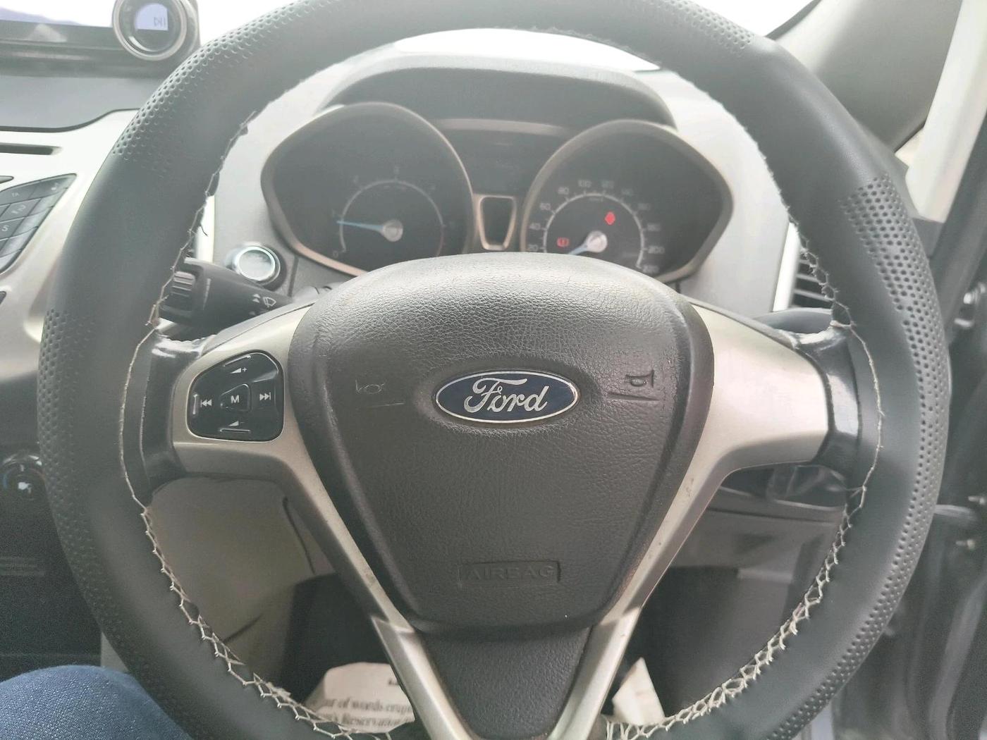 2017 Ford Ecosport TITANIUM 1.5L DIESEL, Diesel, Manual, 1,14,456 km, interior