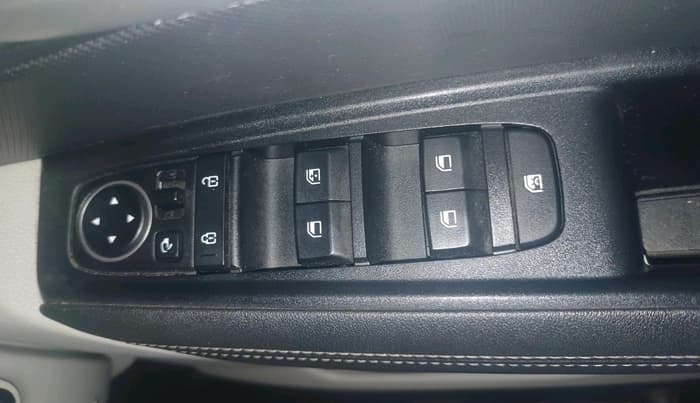 2023 KIA SONET HTX 1.5 AT, Diesel, Automatic, 42,000 km, interior