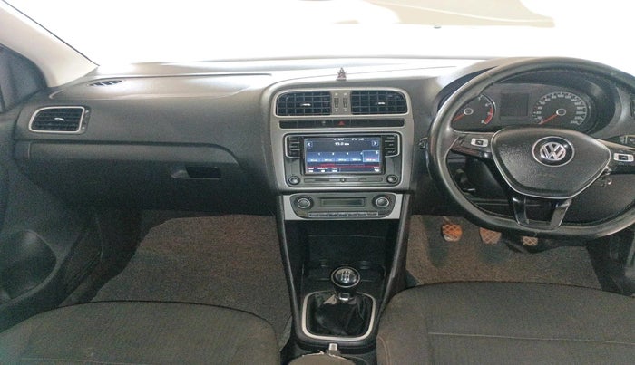 2018 Volkswagen Polo HIGHLINE PLUS 1.0 16 ALLOY, Petrol, Manual, 1,73,233 km, interior