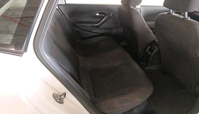 2018 Volkswagen Polo HIGHLINE PLUS 1.0 16 ALLOY, Petrol, Manual, 1,73,233 km, interior