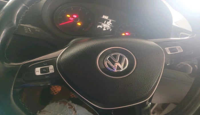 2018 Volkswagen Polo HIGHLINE PLUS 1.0 16 ALLOY, Petrol, Manual, 1,73,233 km, interior