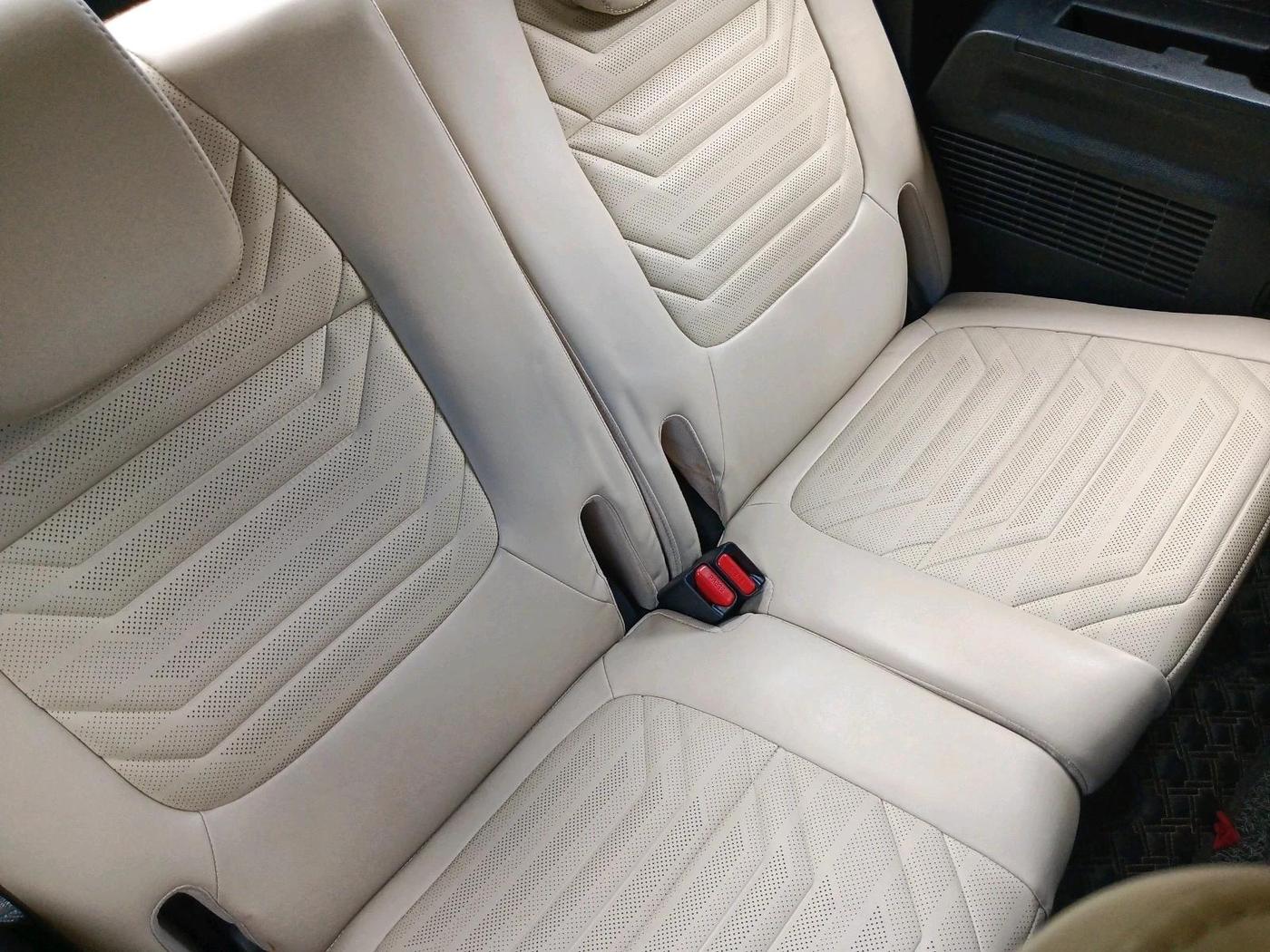 2022 KIA CARENS LUXURY PLUS 1.4 PETROL 7 STR, Petrol, Manual, 19,611 km, interior