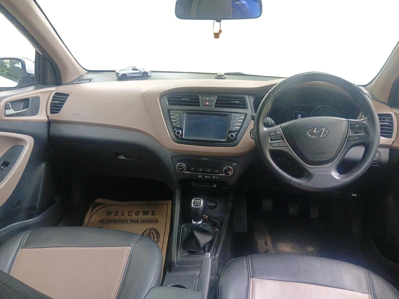 2016 Hyundai Elite i20 ASTA 1.2 (O), Petrol, Manual, 42,061 km, interior