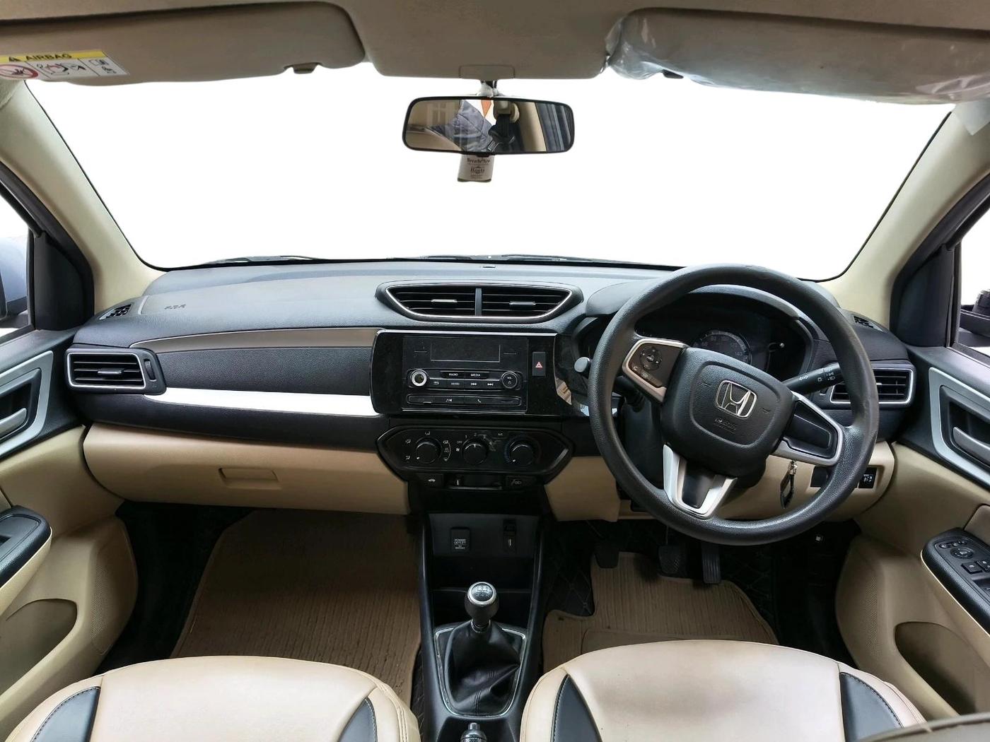2022 Honda Amaze 1.2L I-VTEC S, Petrol, Manual, 52,607 km, interior