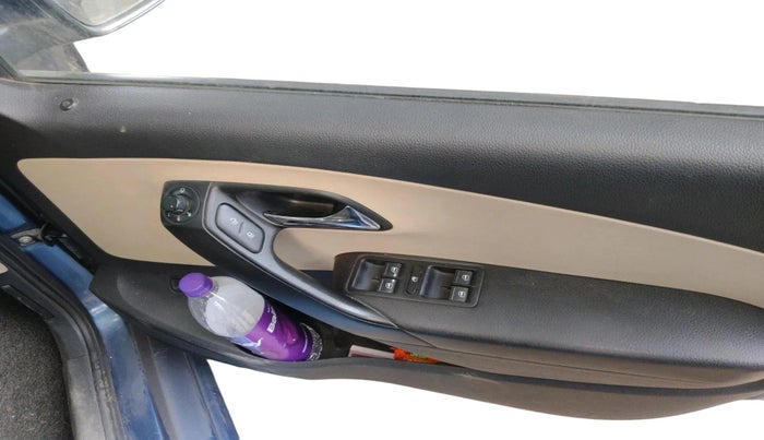 2017 Skoda Rapid STYLE 1.6 MPI, Petrol, Manual, 77,200 km, interior