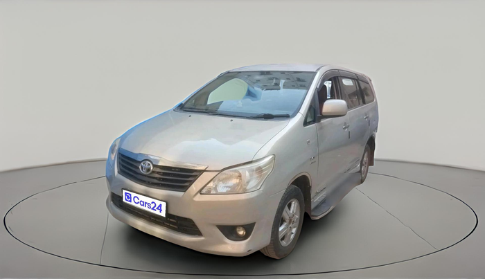 2013 Toyota Innova 2.5 GX 7 STR, Diesel, Manual, 1,97,059 km, exterior