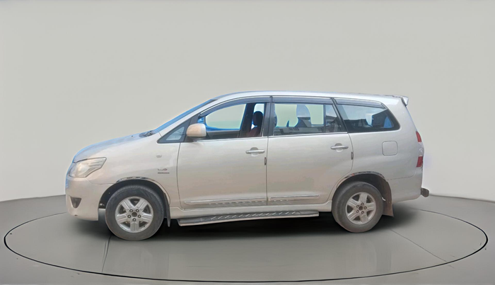 2013 Toyota Innova 2.5 GX 7 STR, Diesel, Manual, 1,97,059 km, exterior