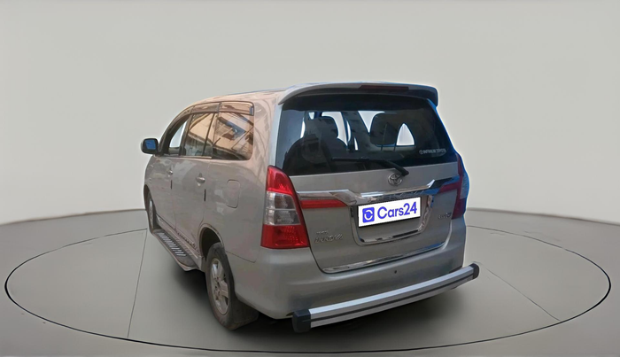 2013 Toyota Innova 2.5 GX 7 STR, Diesel, Manual, 1,97,059 km, exterior