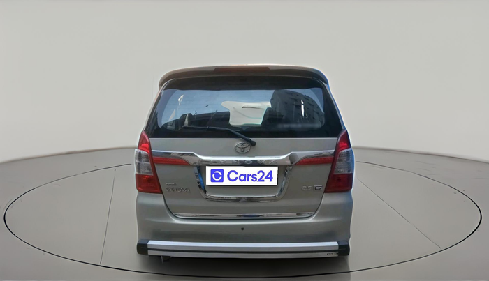 2013 Toyota Innova 2.5 GX 7 STR, Diesel, Manual, 1,97,059 km, exterior