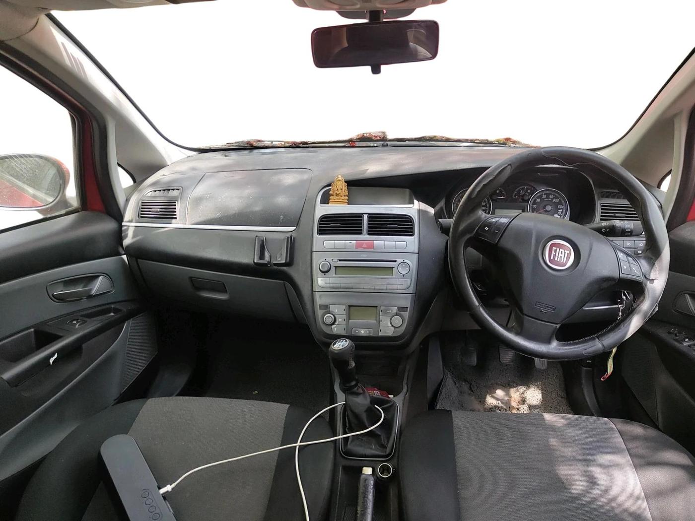2011 Fiat Grand Punto EMOTION PACK 1.3, Diesel, Manual, 1,10,000 km, interior