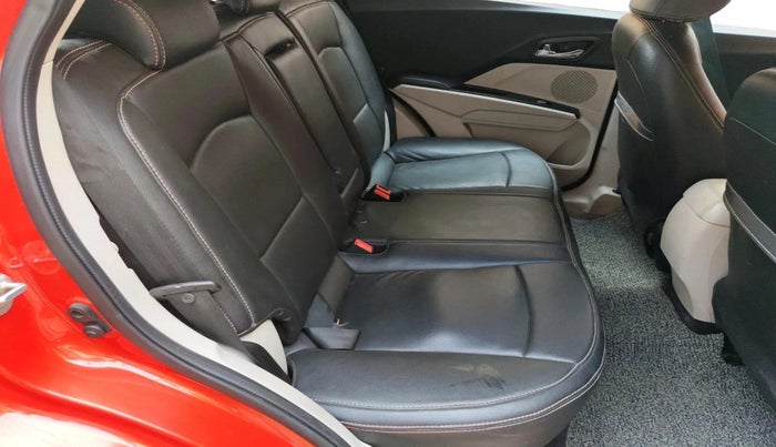 2019 Mahindra XUV300 W8 1.5 DIESEL, Diesel, Manual, 1,04,211 km, interior