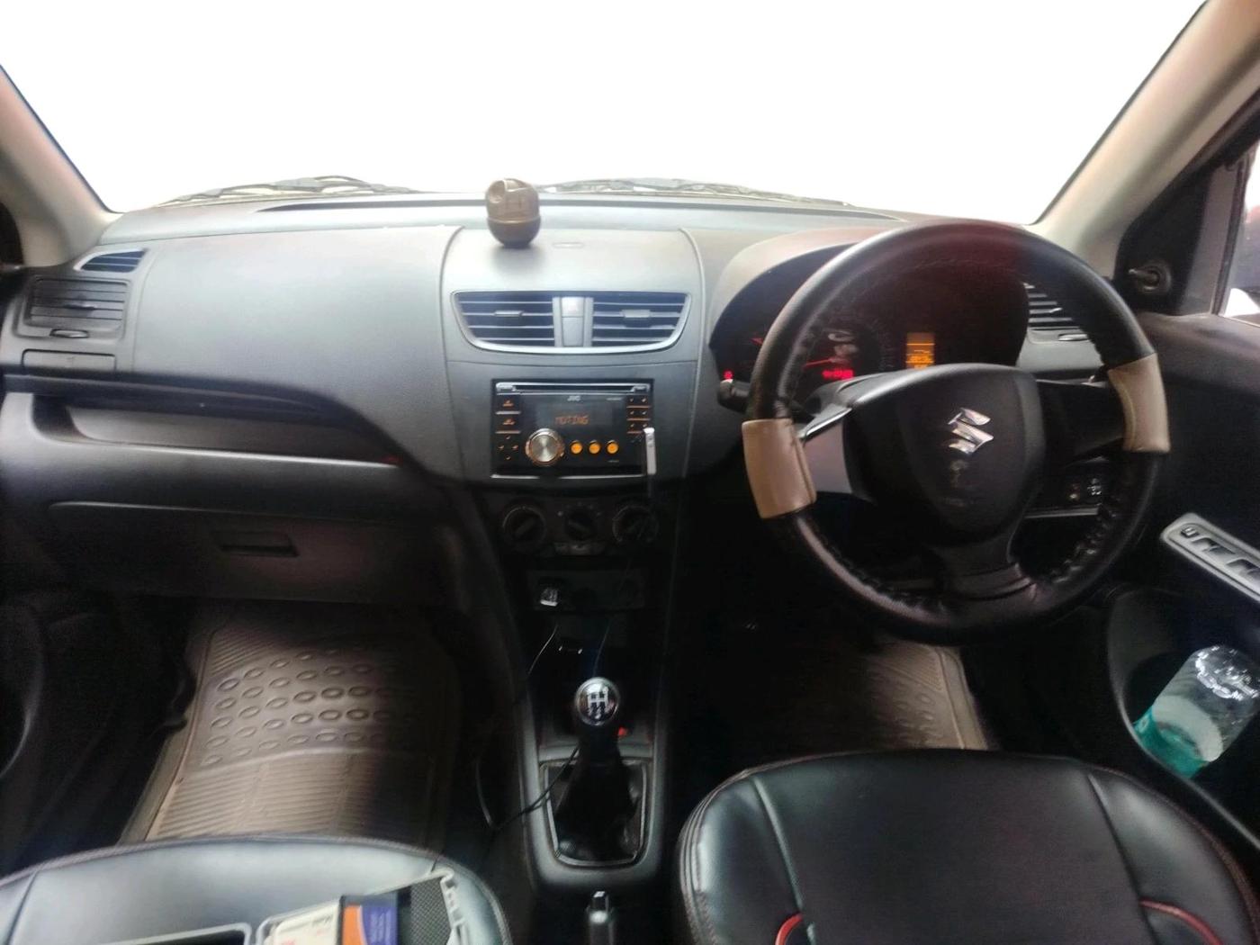 2011 Maruti Swift LXI, Petrol, Manual, 1,08,493 km, interior